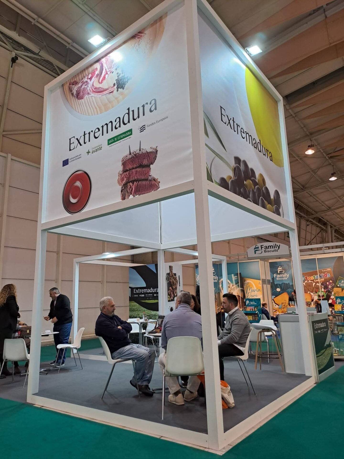 Stand de Extremadura en feria de productos locales